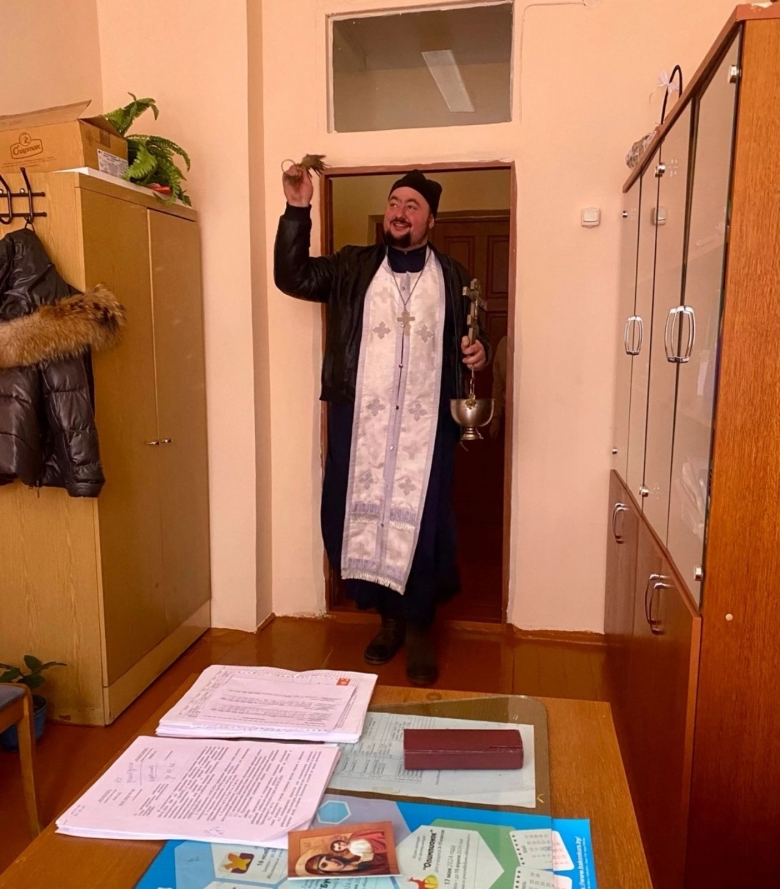Священник совершил освящение Букчанской школы
