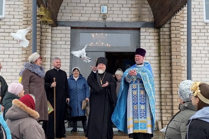 Епископ Леонид совершил Литургию по случаю престольного праздника храма иконы Божией Матери «Нечаянная Радость» в аг. Куритичи