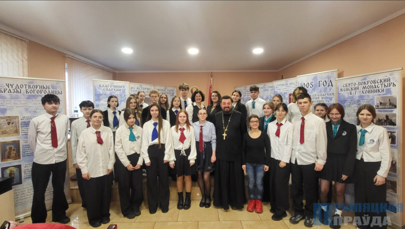 Встреча с учащимися учреждений образования города Наровли
