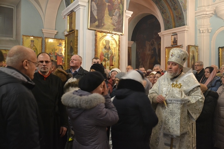 В канун праздника Крещения Господня епископ Леонид совершил Всенощное бдение в кафедральном соборе г. Мозыря