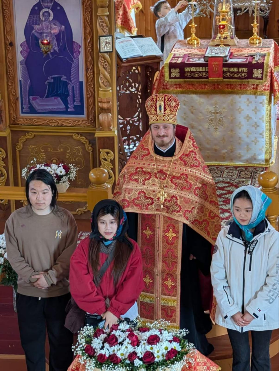 Туристы из Китайской Народной Республики посетили храм Архистратига Божия Михаила в аг. Лясковичи