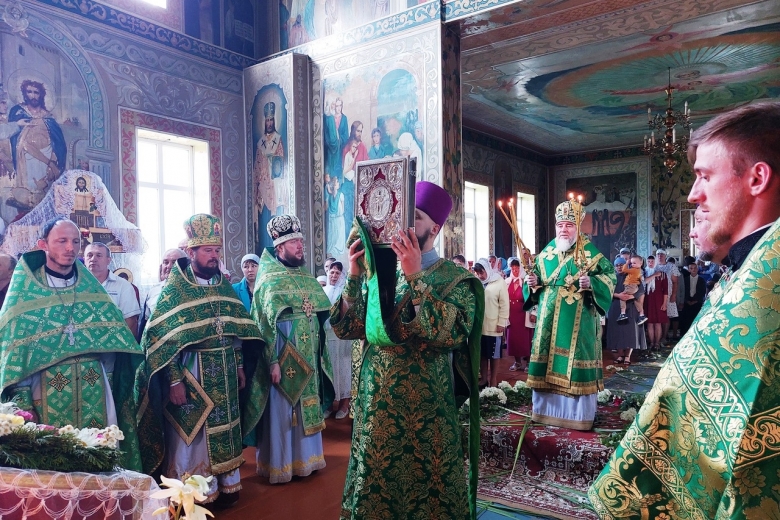 Престольный праздник храма Святой Живоначальной Троицы молитвенно отметили в Глушковичах