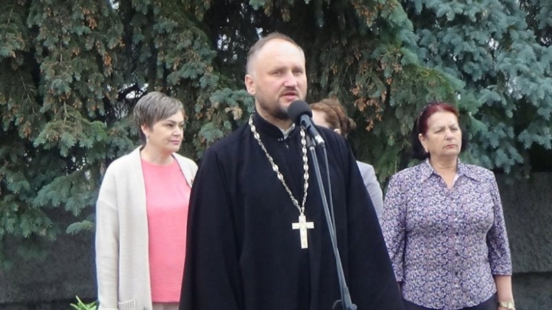 В Копаткевичах священник выступил на митинге в День памяти и скорби