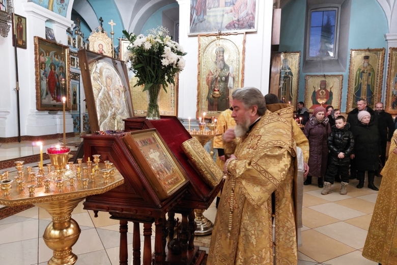 В канун Недели о мытаре и фарисее епископ Леонид возглавил Всенощное бдение в кафедральном соборе г. Мозыря