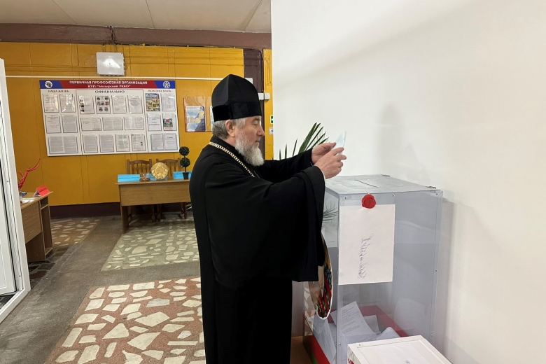 Епископ Леонид принял участие в едином дне голосования
