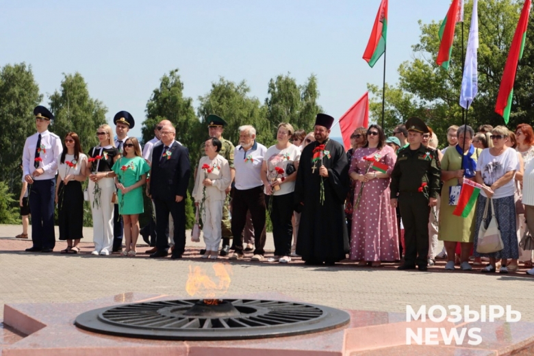В Мозыре представители Туровской епархии присоединились к Всебелорусской минуте молчания