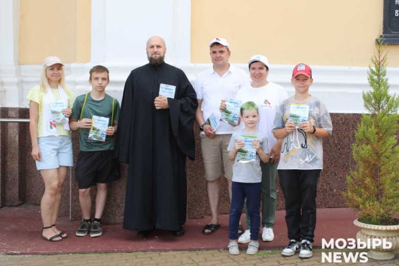 Работники ОАО «Беларускабель», знакомясь с историческими местами Мозыря, посетили комплекс кафедрального собора святого Архангела Михаила