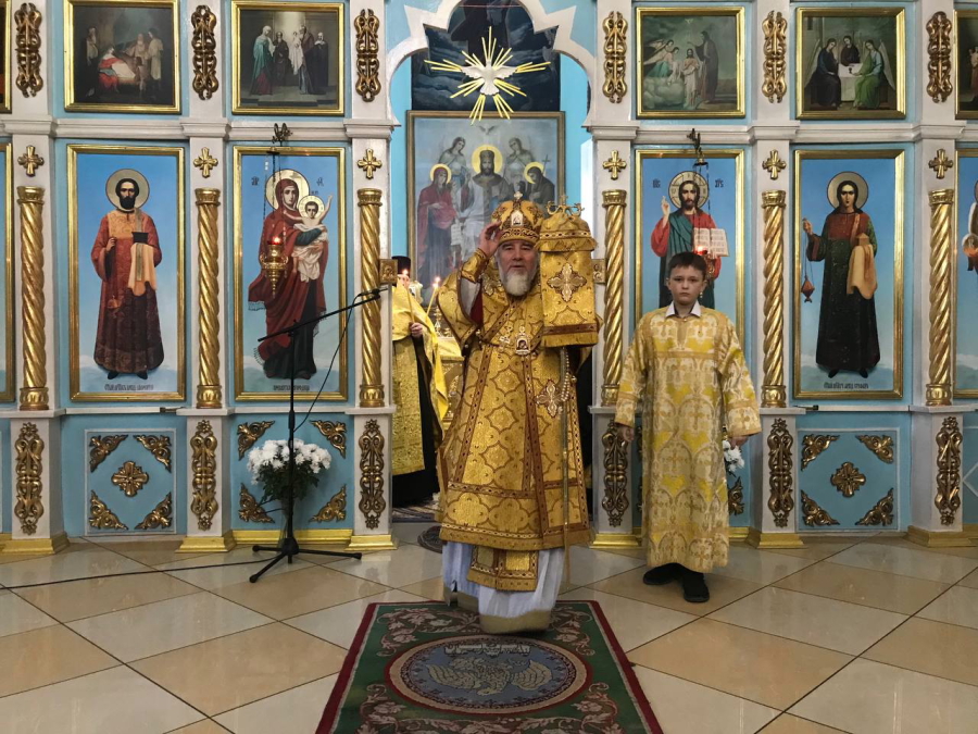 В канун Недели сыропустной епископ Леонид совершил всенощное бдение в кафедральном соборе святого Архангела Михаила в городе Мозыре 