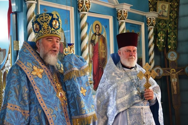 Правящий архиерей возглавил Литургию по случаю престольного праздника Успенского храма в г. Калинковичи