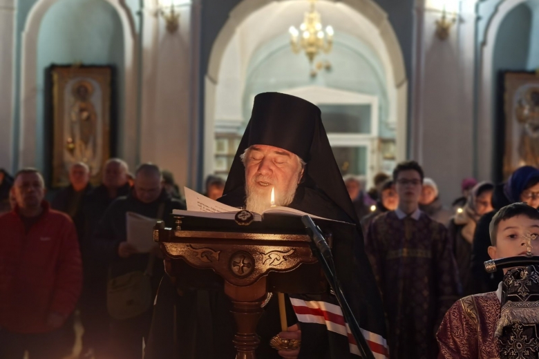 В понедельник 1-й седмицы Великого поста епископ Леонид совершил Повечерие с чтением канона преп. Андрея Критского в кафедральном соборе г. Мозыря