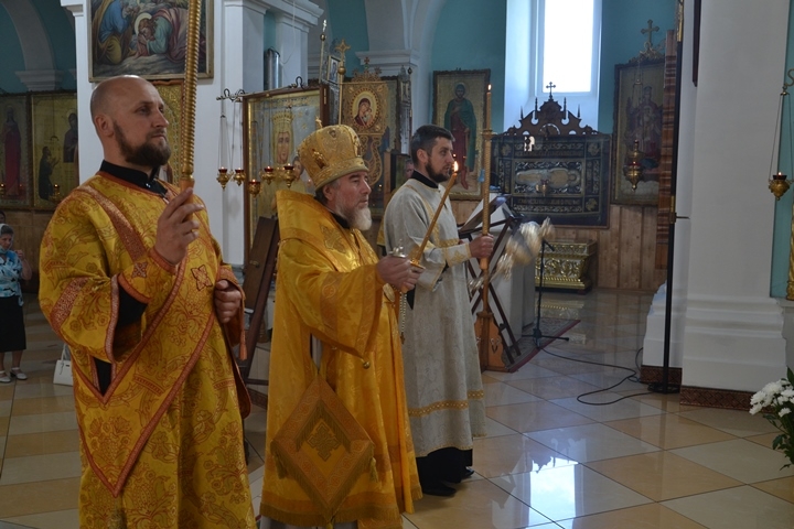 В канун дня памяти Собора Белорусских святых правящий архиерей возглавил Всенощное бдение в кафедральном соборе г. Мозыря