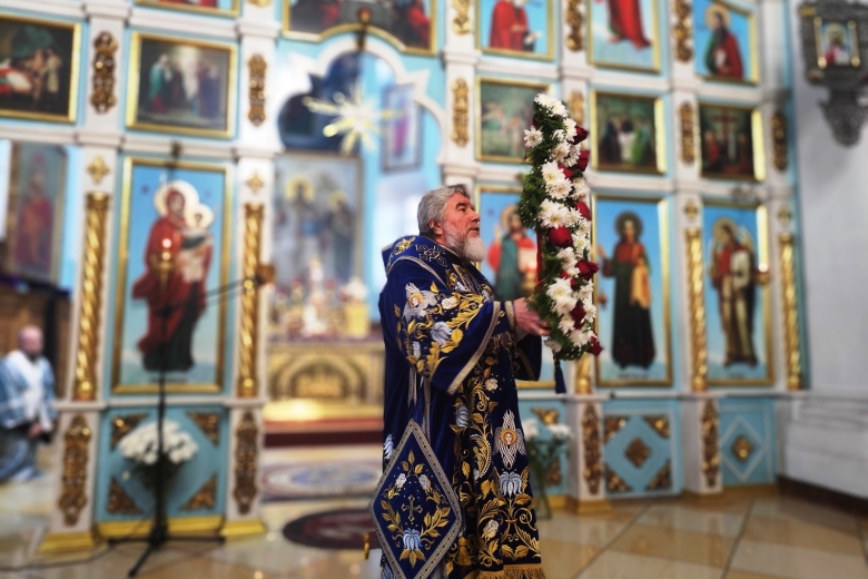 Служение Архипастыря в канун недели 3-й Великого поста, Крестопоклонной, праздника Благовещения Пресвятой Богородицы