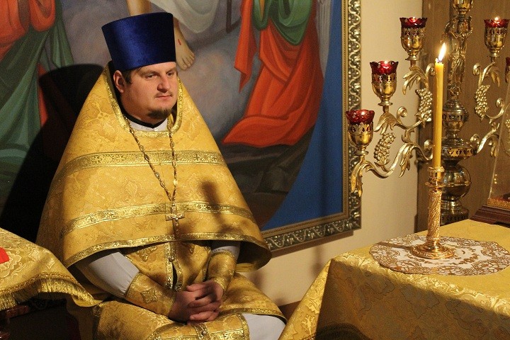 Его Высокопреподобию, иерею Сергию Карповичу, благочинному Калинковичского округа, руководителю социального отдела Туровской епархии