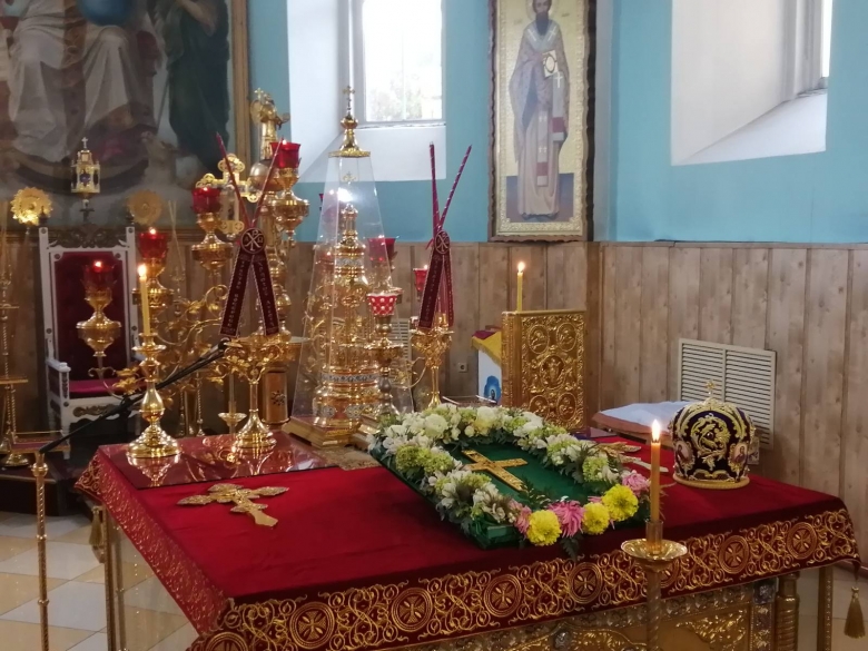 В канун праздника Воздвижения Креста Господня епископ Леонид совершил Всенощное бдение в кафедральном соборе г. Мозыря