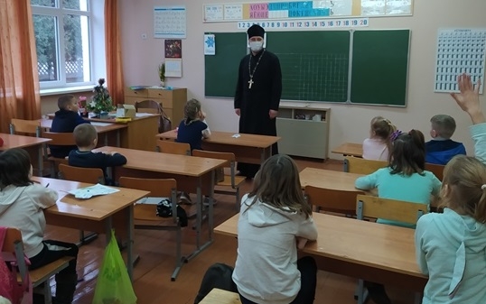 Беседа о наступающем празднике Рождества Христова прошла с учащимися Копаткевичской средней школы