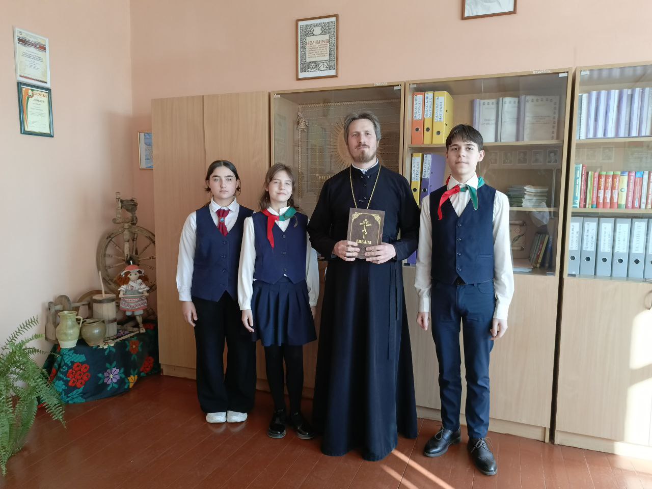В Лясковичах священник провел занятие со школьниками о Законе Божьем