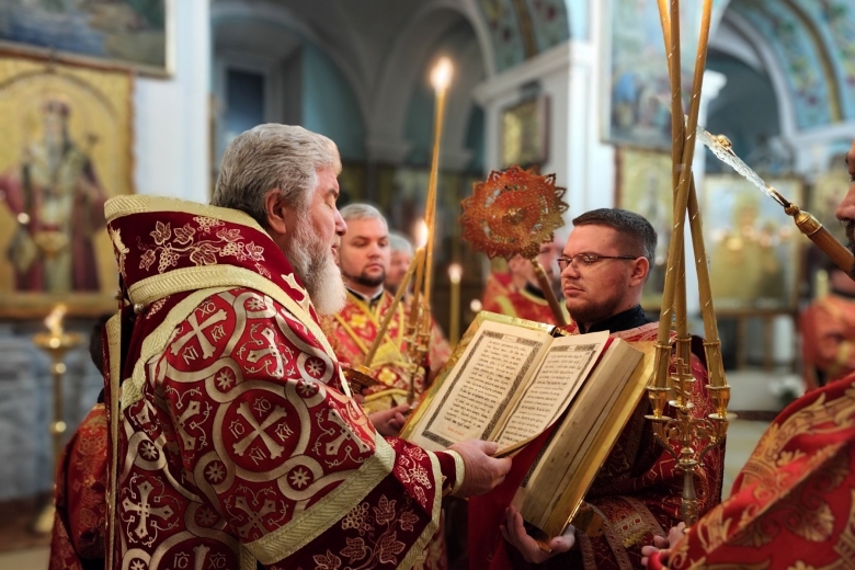 В канун празднования Собора новомучеников и исповедников земли Полесской епископ Леонид совершил всенощное бдение в кафедральном соборе г. Мозыря