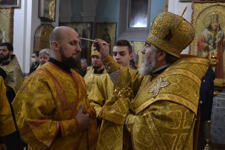 В канун Недели святых Праотец епископ Леонид совершил Всенощное бдение в кафедральном соборе г. Мозыря