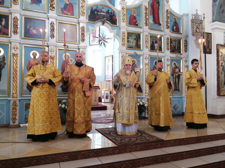 В канун Недели 6-й по Пятидесятнице и дня памяти преподобного Серафима Саровского епископ Леонид совершил Всенощное бдение в кафедральном соборе г. Мозыря