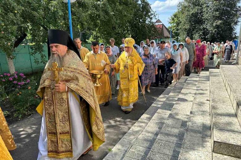 В день празднования 1036-летия Крещения Руси правящий архиерей совершил Литургию в Хойникской обители
