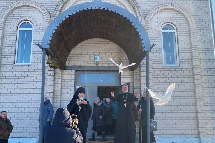 Епископ Леонид совершил Литургию по случаю престольного праздника храма иконы Божией Матери «Нечаянная Радость» в аг. Куритичи