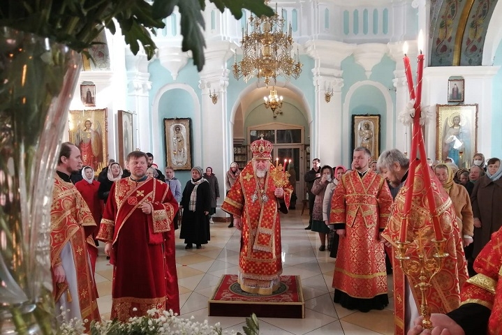 В среду Светлой седмицы епископ Леонид совершил Литургию в кафедральном соборе г. Мозыря