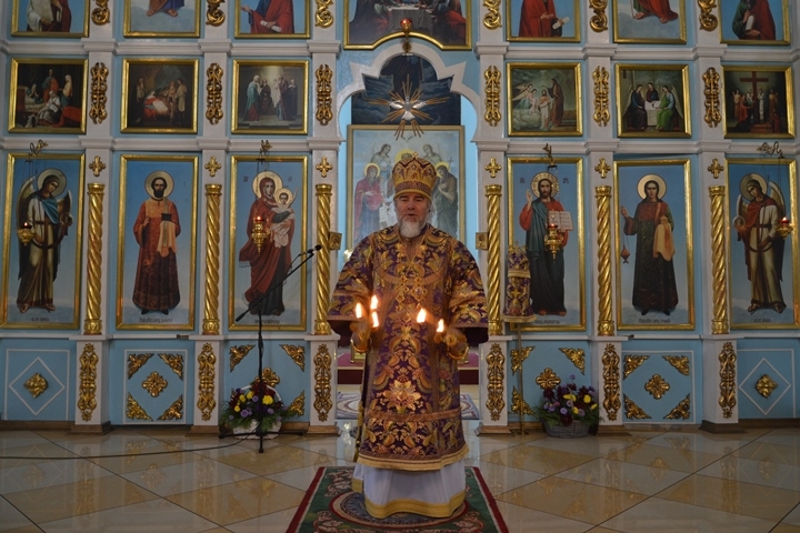 Архиерейское Богослужение в праздник Воздвижения Честного и Животворящего Креста Господня