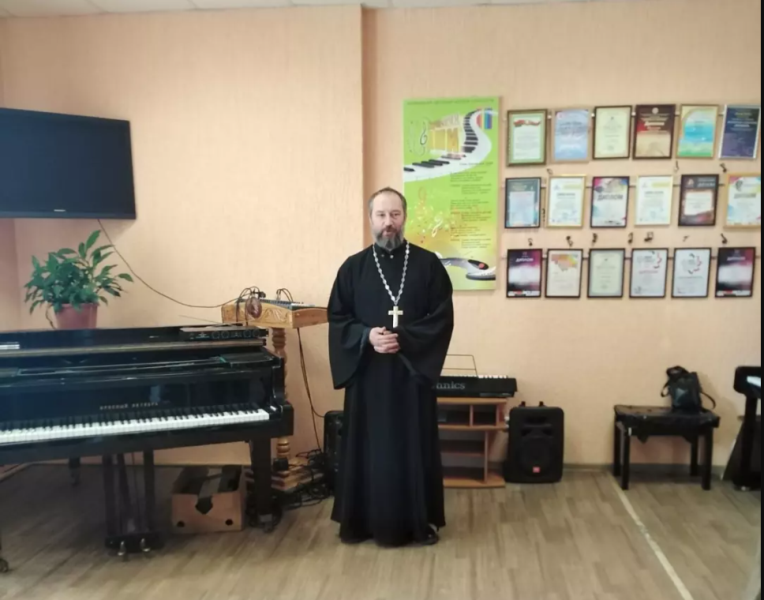 Встреча священнослужителя с педагогическим коллективом и учащимися Козенской школы искусств