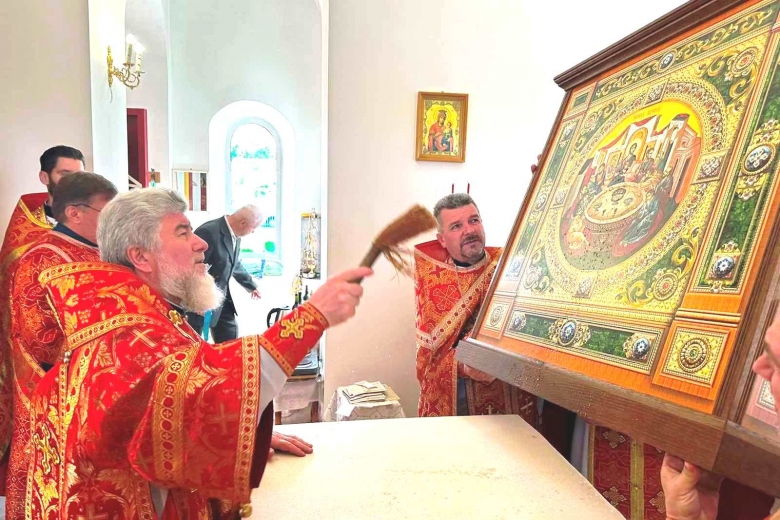 Состоялось освящение храма священномученика Макария Киевского в д. Скрыгалов Мозырского района
