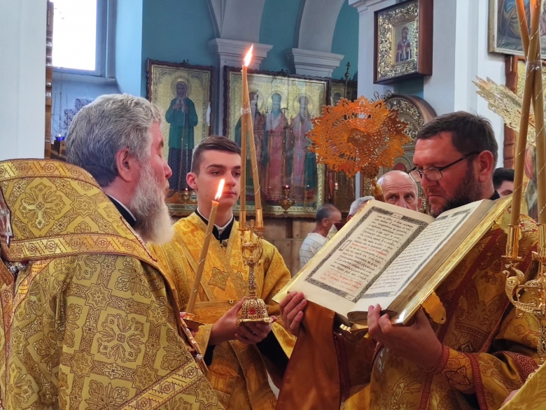 Всенощное бдение в канун Недели 6-й по Пятидесятнице и памяти перенесения мощей святителя Филиппа, митрополита Московского