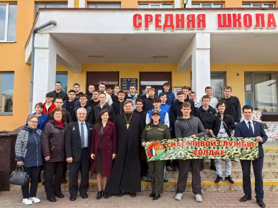 Священнослужитель благословил призывников Калинковичского района