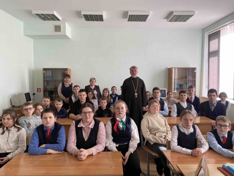 Беседа со школьниками на тему: «Православный храм» прошла в Куритичской школе