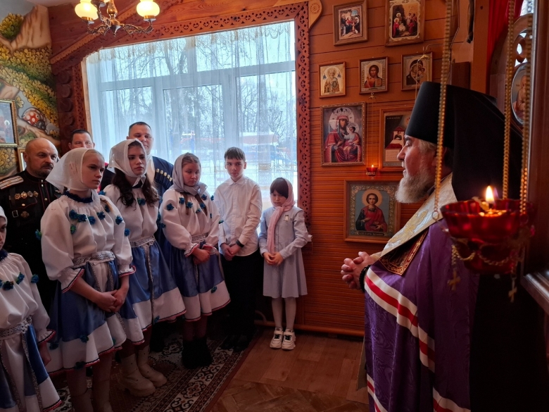 В праздник Сретения Господня епископ Леонид посетил Мозырский детский дом