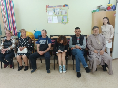 Священнослужитель принял участие в родительском собрании в Брагинском районном ЦКРОиР