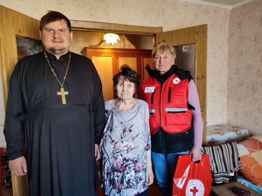 Поздравление с Пасхой Христовой подопечных на дому