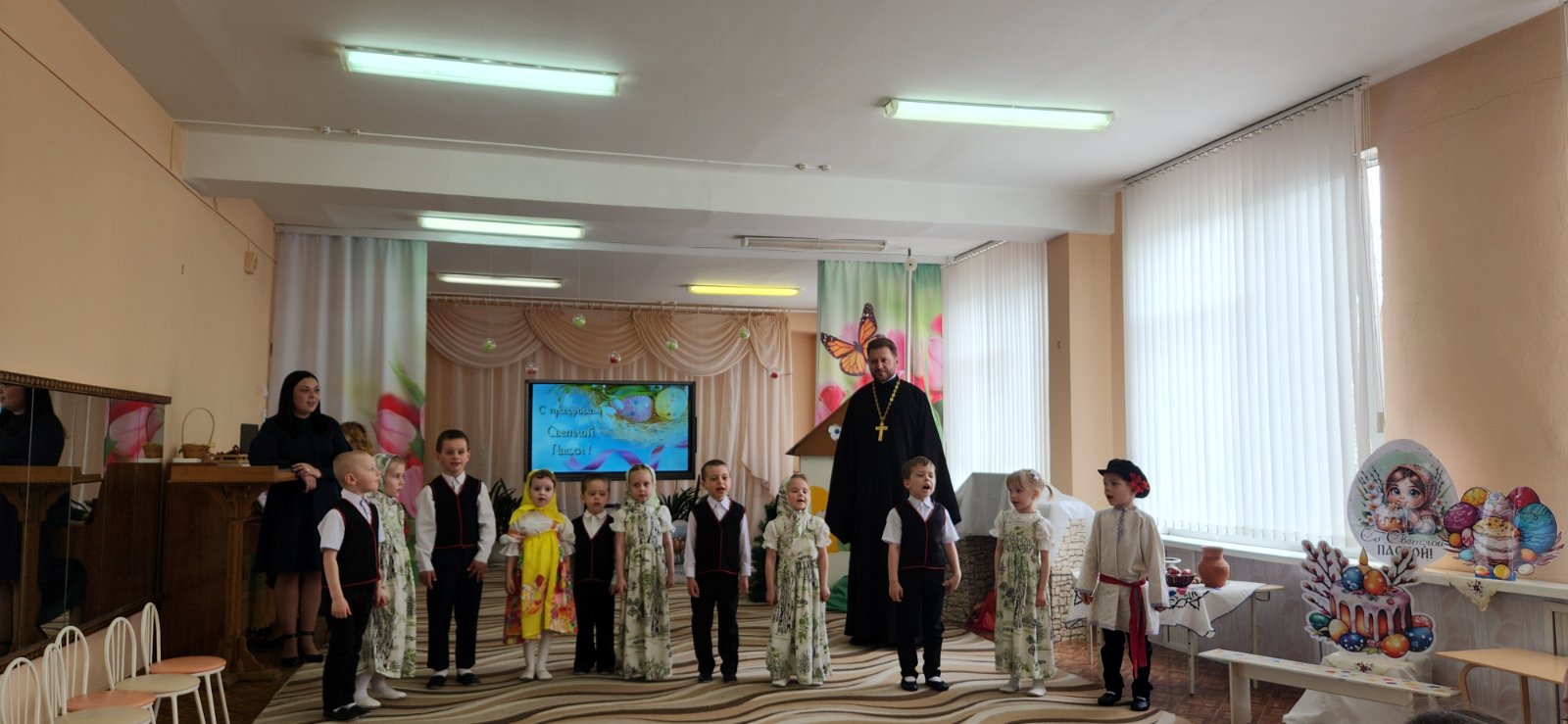 Протоиерей Георгий Пиголь посетил пасхальный утренник в детском саду №1 г. Ельска