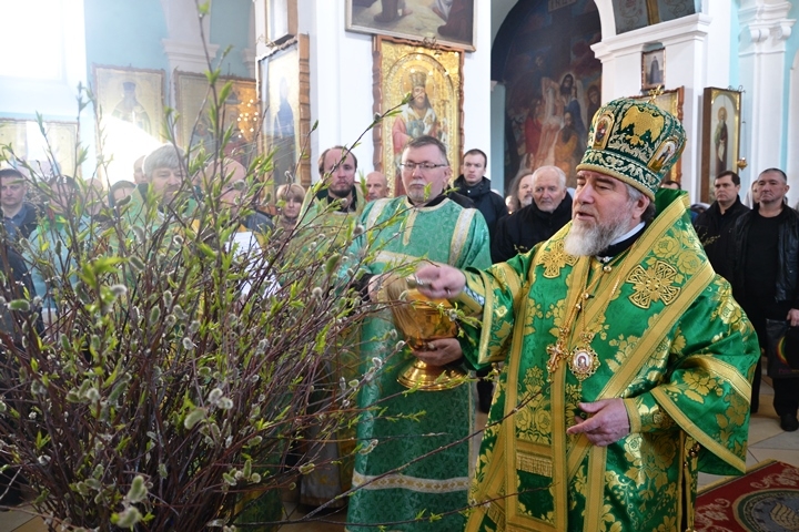 Вход Господень в Иерусалим: праздничное Богослужение в главном храме Туровской епархии