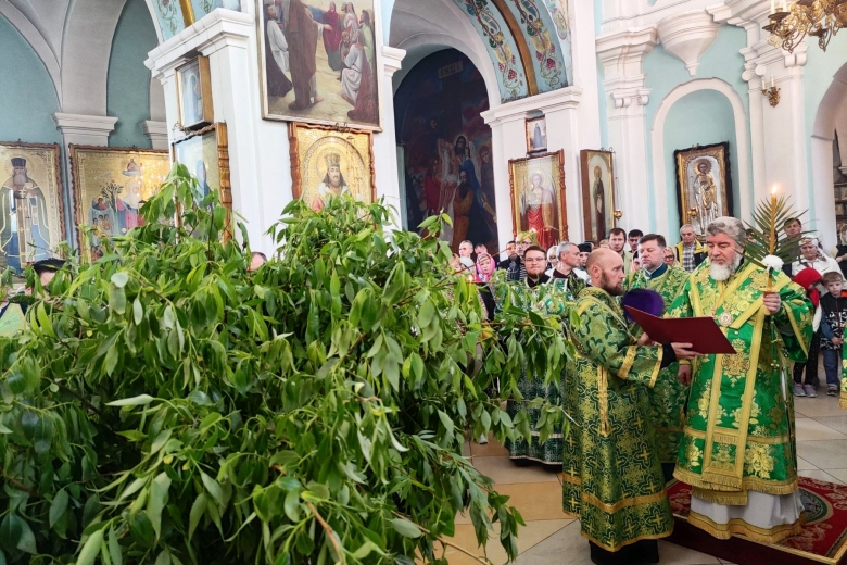 Епископ Леонид совершил Всенощное бдение в канун праздника Входа Господнего в Иерусалим