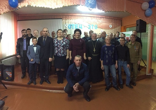 Священнослужитель посетил родительское собрание отцов в средней школе №6 г. Калинковичи