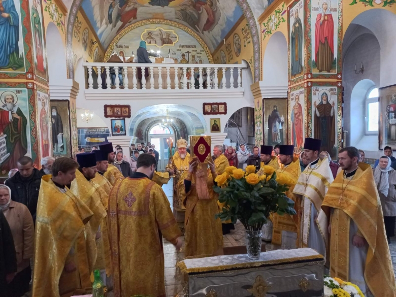 В день обретения и перенесения мощей святителя Феодосия Черниговского правящий архиерей совершил Литургию в г. Житковичи