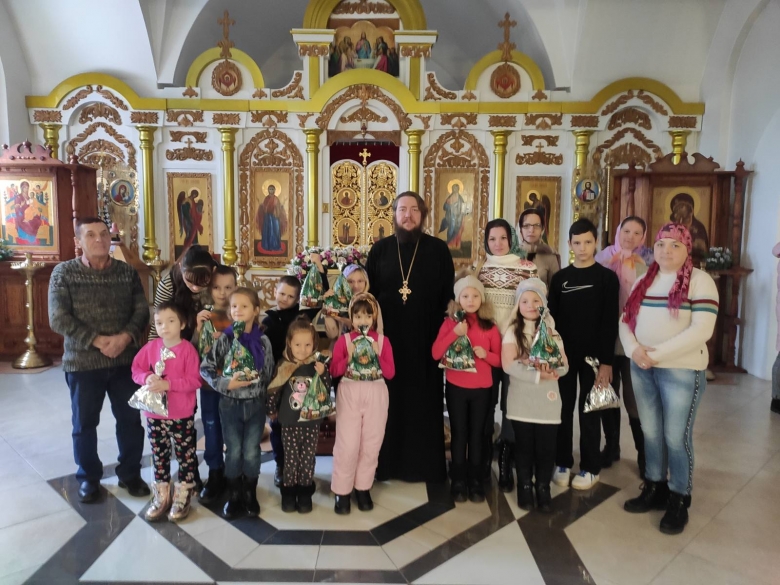 В Никольском храме г. Мозыря прошла встреча священнослужителя с семьями, находящихся на государственном обеспечении