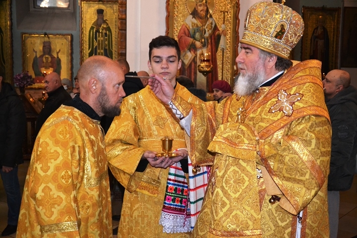  Епископ Леонид совершил Всенощное бдение в канун Недели 23-й по Пятидесятнице в кафедральном соборе г. Мозыря