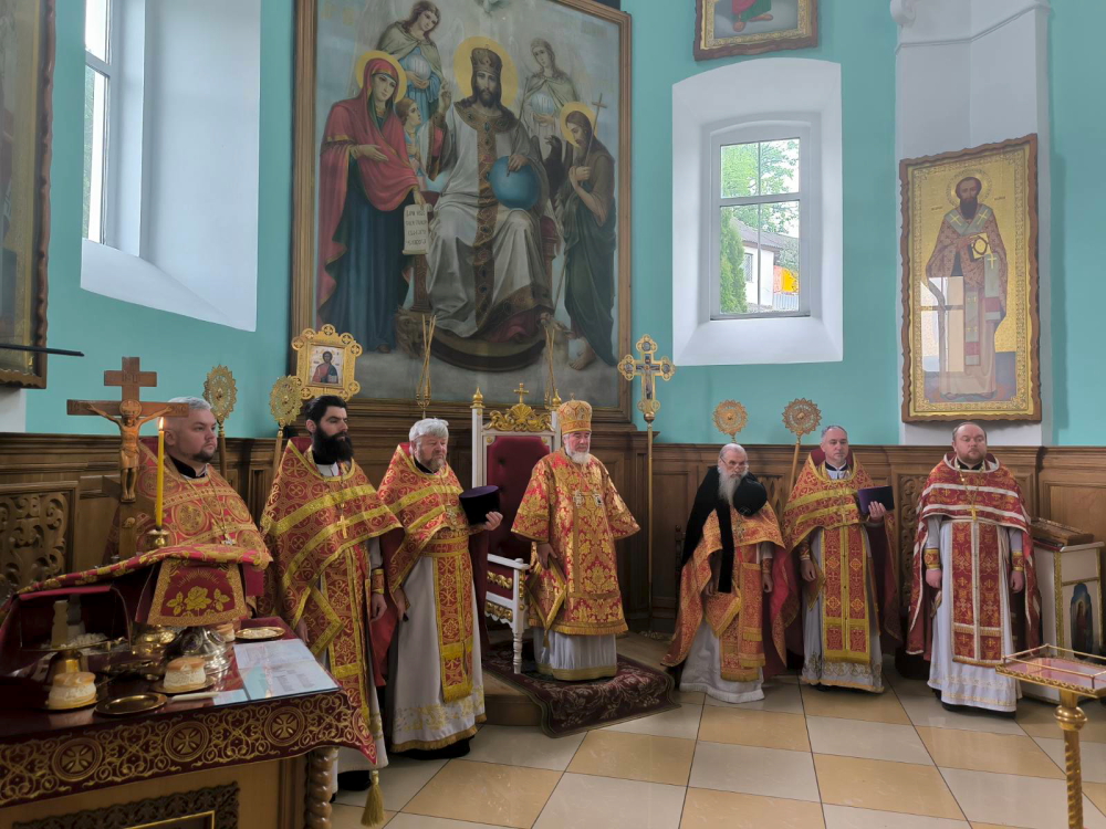 В день отдания праздника Пасхи епископ Леонид совершил Литургию в кафедральном соборе г. Мозыря