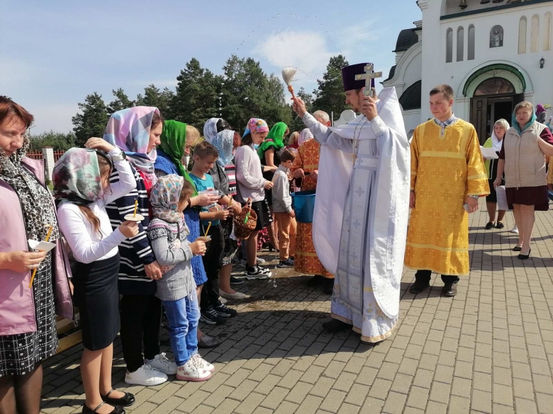 Молебны перед началом учебного года были совершены в храме святителя Феодосия Черниговского в г. Житковичи