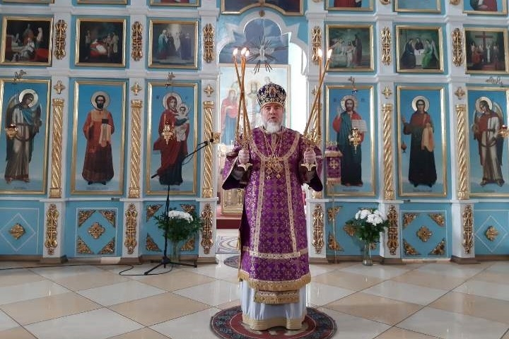 В четверг Страстной седмицы епископ Леонид совершил Литургию в кафедральном соборе г. Мозыря