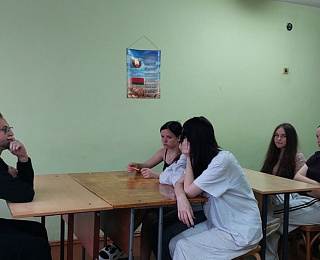 «Жизнь дороже всех сокровищ»: встреча священнослужителя со студентами Полесского аграрного колледжа