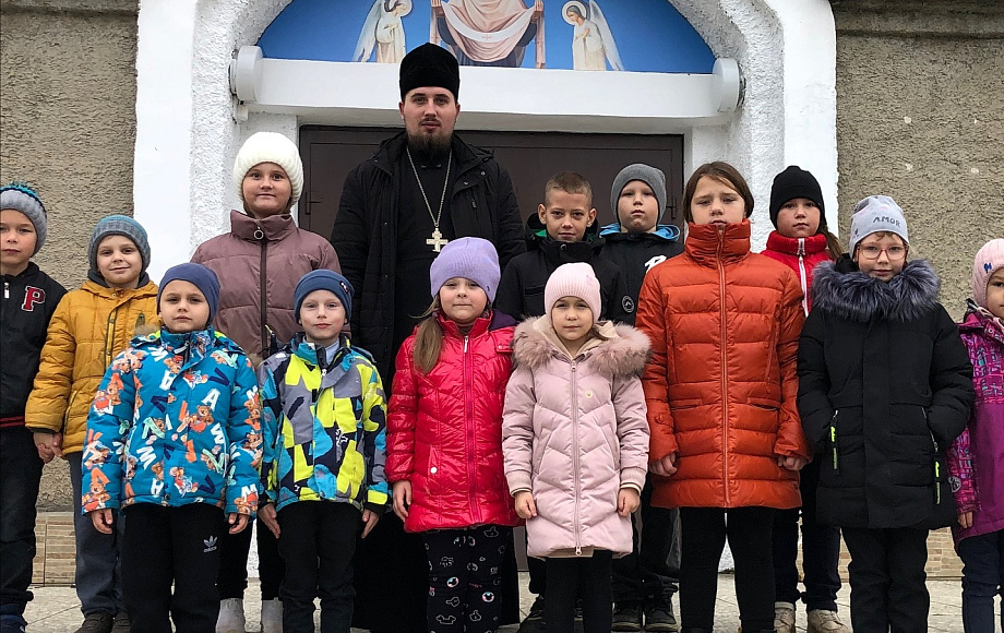 Дети Стреличевской школы посетили Хойникский Свято-Покровский женский монастырь