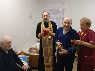 Священнослужитель посетил людей, пребывающих в доме сестринского ухода в д. Заболотье