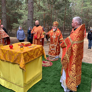 В Неделю 2-ю по Пасхе епископ Леонид совершил Литургию в отселенной деревне Дерновичи Наровлянского района
