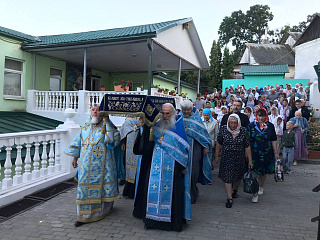 Архиерей совершил всенощное бдение с чином Погребения Пресвятой Богородицы